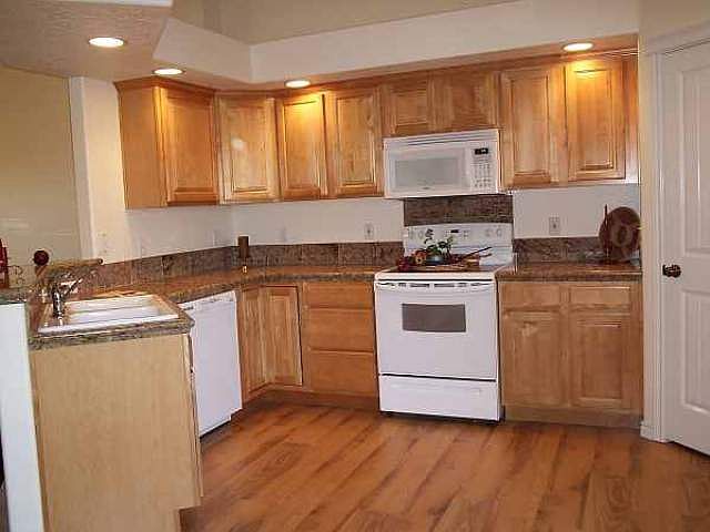 2nd image of 19416 Goldfinch St