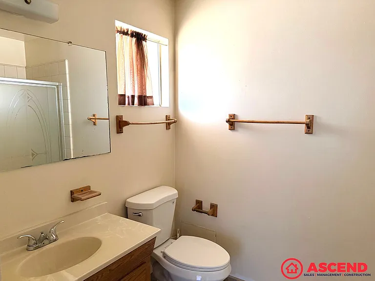 5213 Lowen Ave — Photo 5