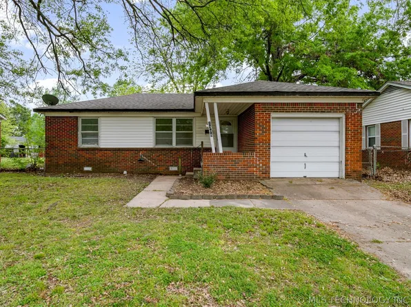 1308 NE 4th St, Pryor, OK 74361