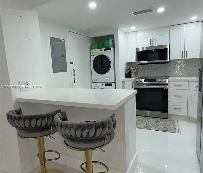 2333 Brickell Ave #614 — Photo 8