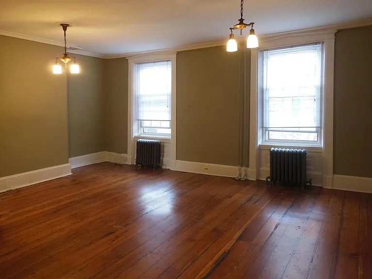 421 Fairmount Ave #3 — Photo 3