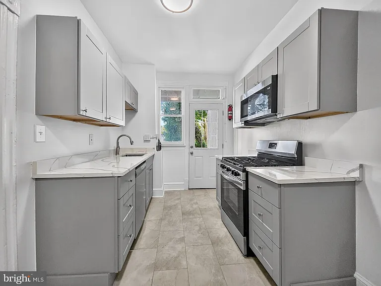138 Bryant St NW — Photo 16