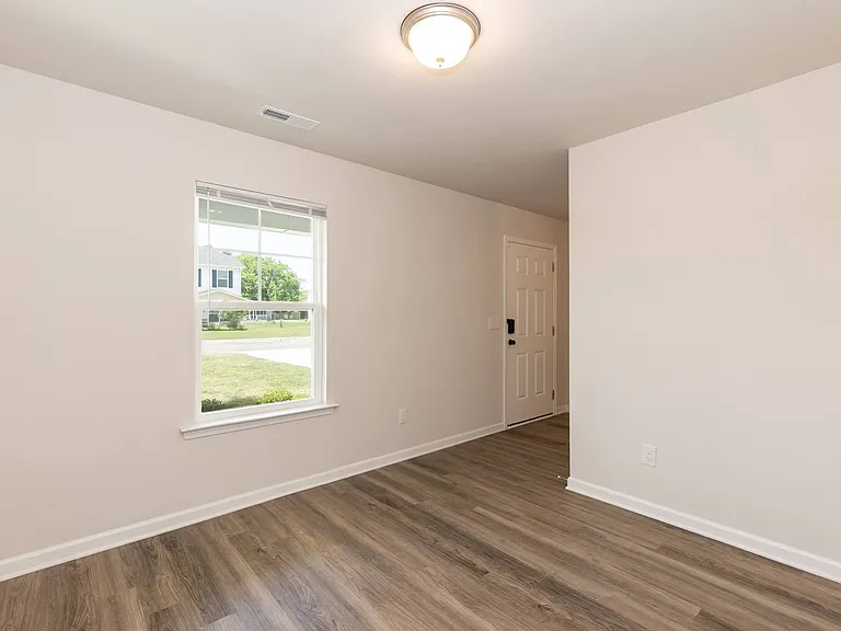 1108 Hugh St — Photo 12