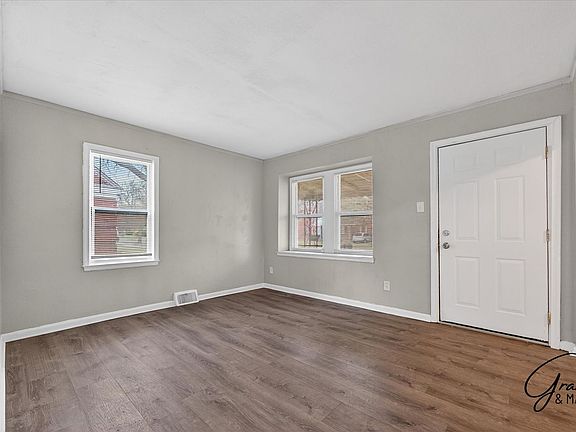 5th image of 12716 Riad St