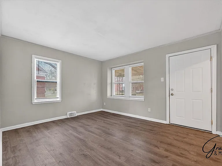 12716 Riad St — Photo 5