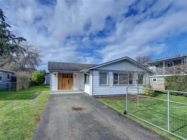 223 Evergreen St, Parksville, BC V9P 1M3