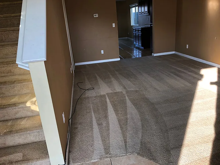 585 Hart Dr — Photo 1