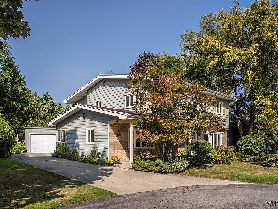 1st image of 26 Lincoln Woods Ln