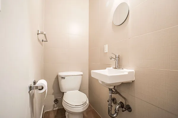 Rented by Nooklyn NYC LLC | media 17