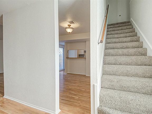 5th image of 10314 Bell Gardens Dr