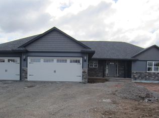 2189 Potter Dr, De Pere, WI 54115