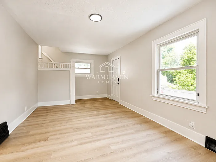 804 Beardsley St — Photo 3