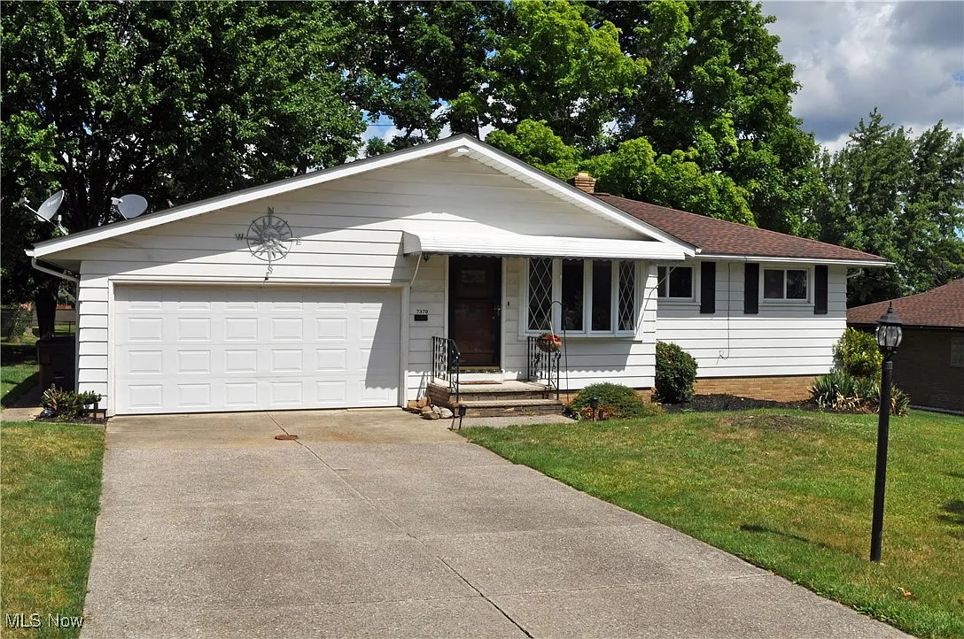 7370 Meadow Ln photo 1
