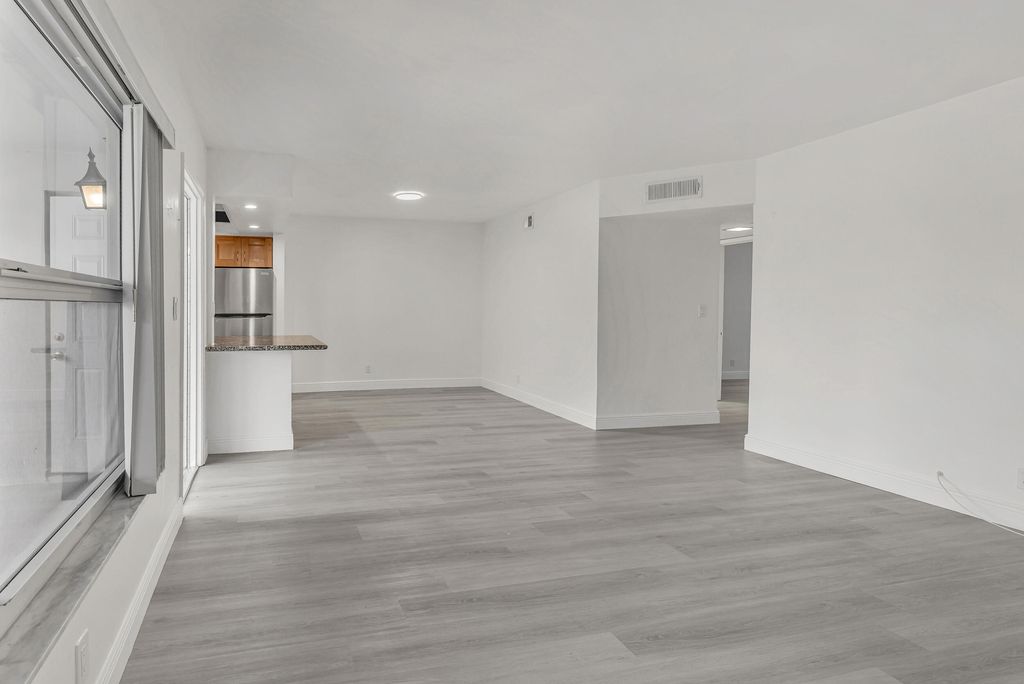 651 PINE Drive #204, photo 7