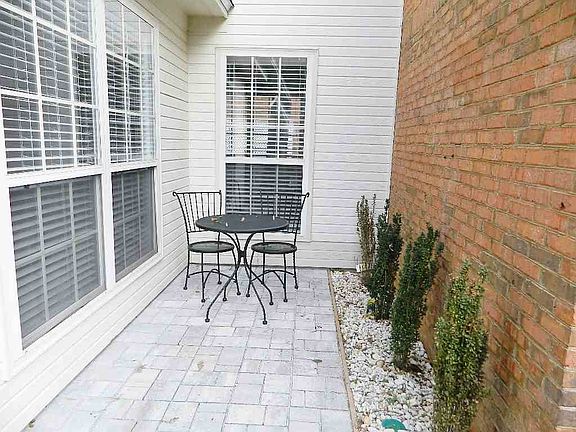 3rd image of 4016 Dutchess Ct