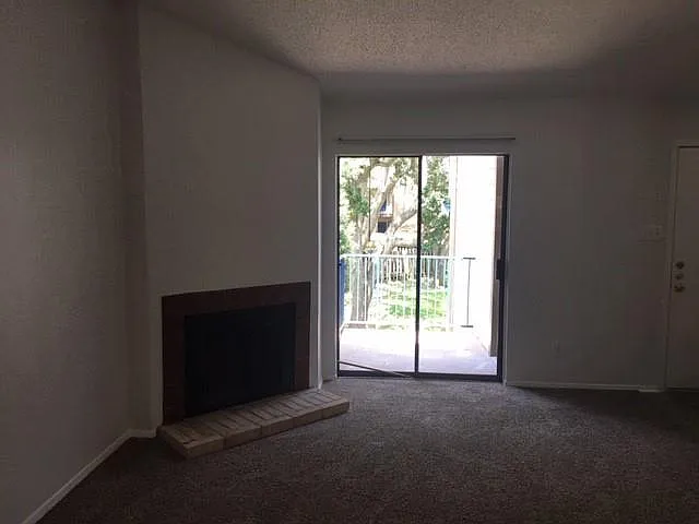 1 bed, 1.0 bath, 724 sqft, $1,200 — Photo 3