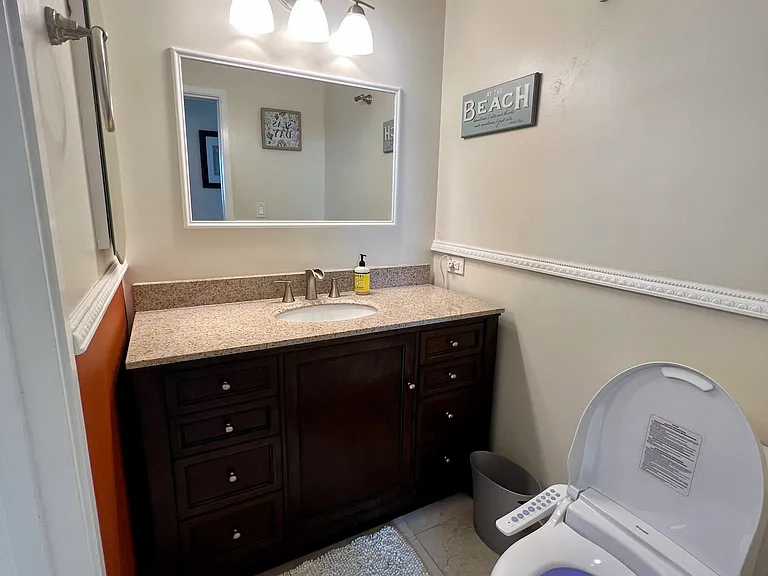 Bathroom 1.5