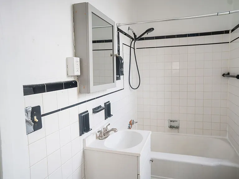 702 St. John Street — Photo 13