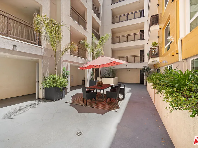 2939 W Leeward Ave #407 — Photo 32
