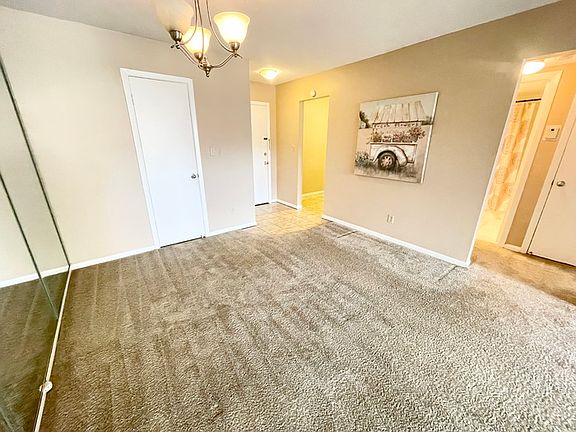4th image of 4610 W Gray St Unit 104