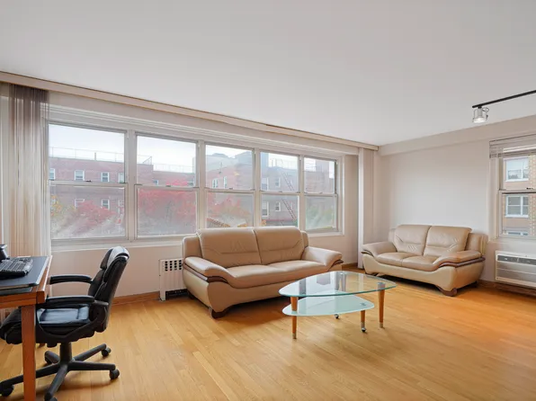 2650 Ocean Parkway image 3 of 19