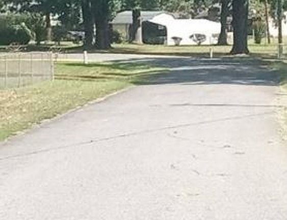 Exterior Neighborhood (street photo)