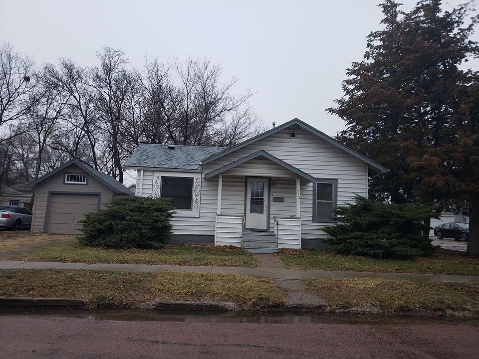 2nd image of 512 W 6th Ave
