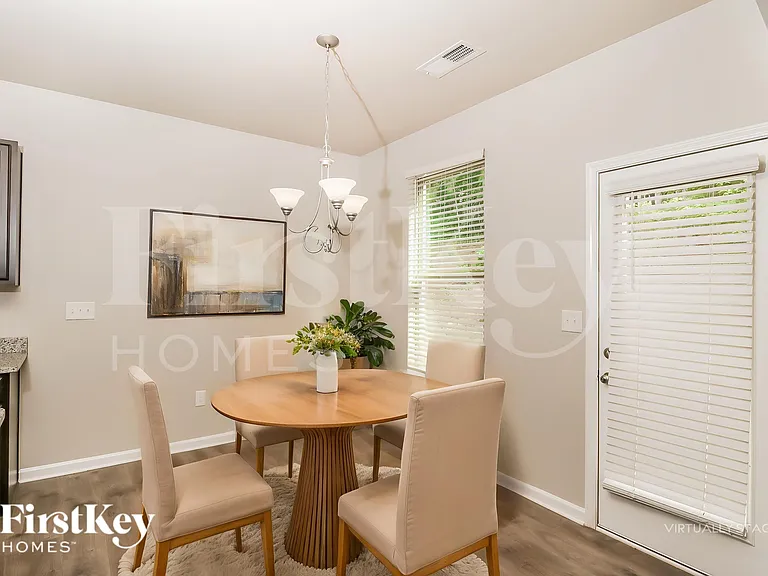 201 Southwind Cir — Photo 8