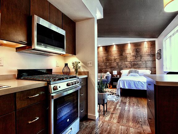 5th image of 1843 N Cambridge Ave #12