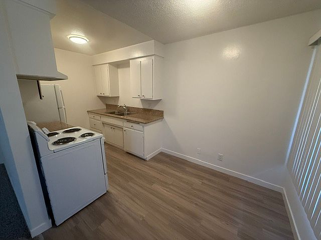 1st image of 841 Grand Ave APT 6