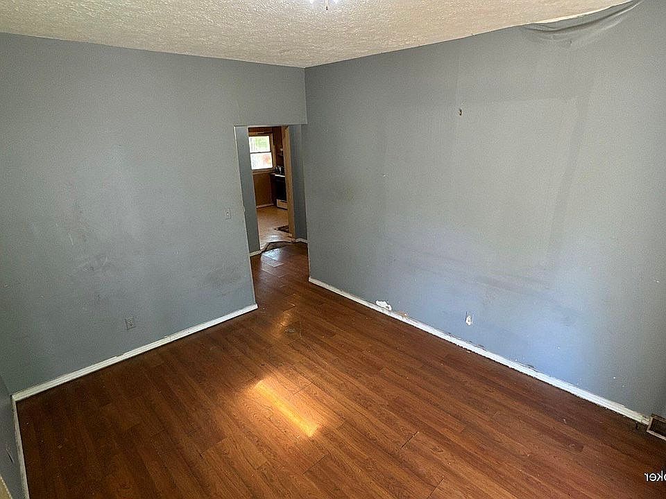1st image of 3229 Kirby Ave #1