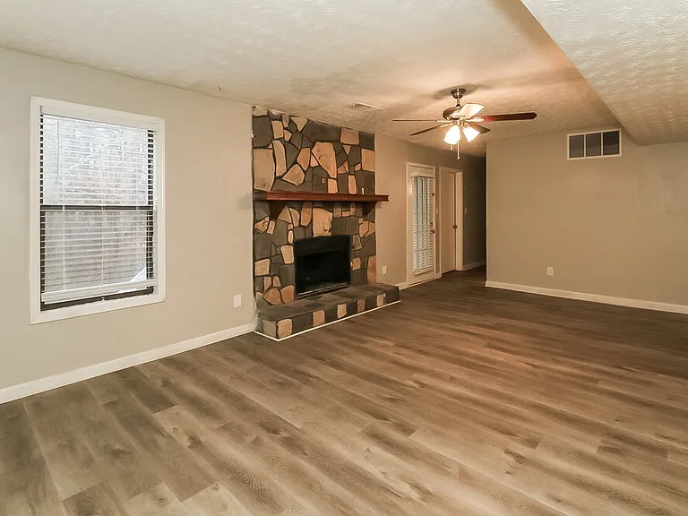 4140 Hawkins Xing — Photo 9