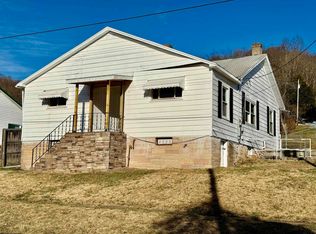 206 Main St, Carolina, WV 26563