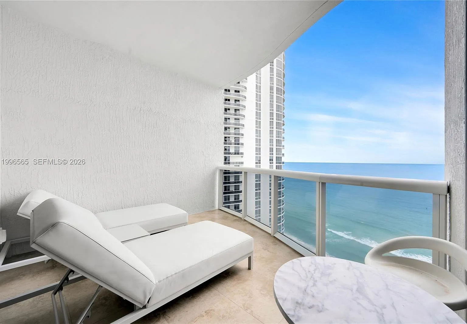 Tdr Tower Ii Condo — Photo 2