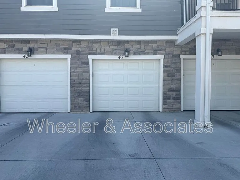 47 W Silver Springs Dr — Photo 18