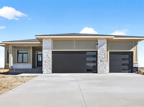 17203 Brookview Dr, Urbandale, IA 50322