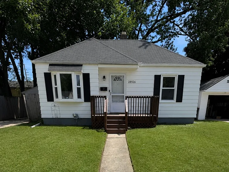 28526 Brentwood St — Photo 1