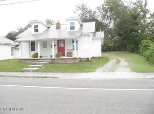 828 Mulberry St, Loudon, TN 37774