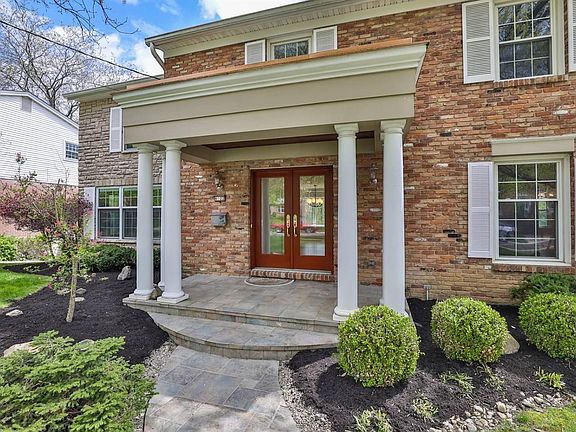 2nd image of 6522 Willowhollow Ln