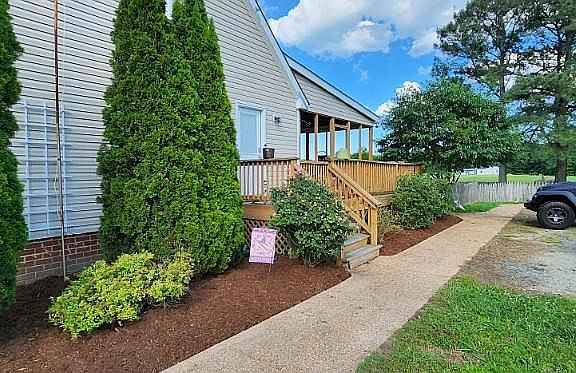 3rd image of 1588 Windsor Rd