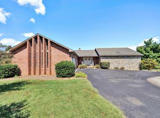 103 April Ln, Vinton, VA 24179