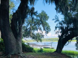 190 Distant Island Dr, Beaufort, SC 29907