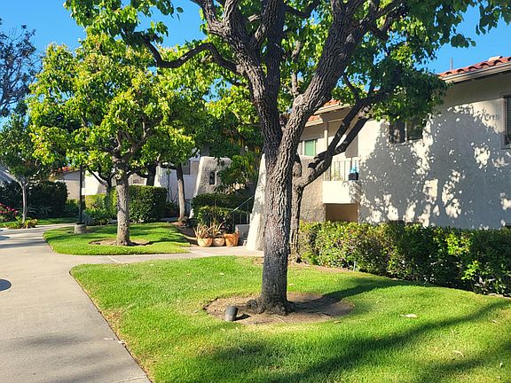 Beautiful nice and quiet community