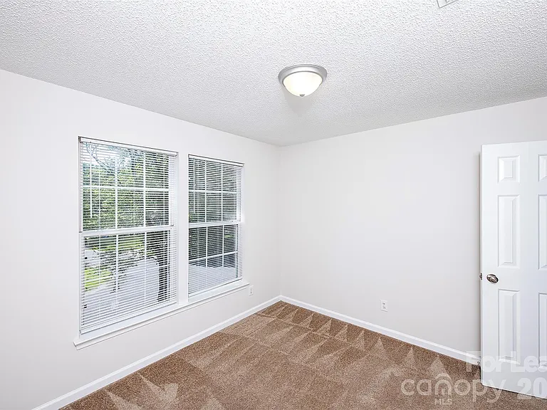 7405 Wapiti Ct — Photo 19
