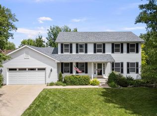1201 Scenic Pl, Le Claire, IA