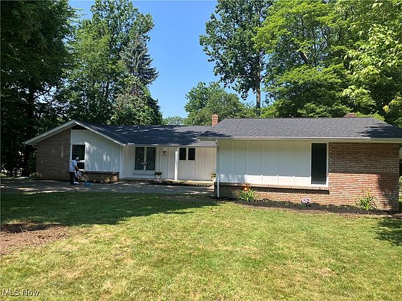 3rd image of 1152 Berwick Ln