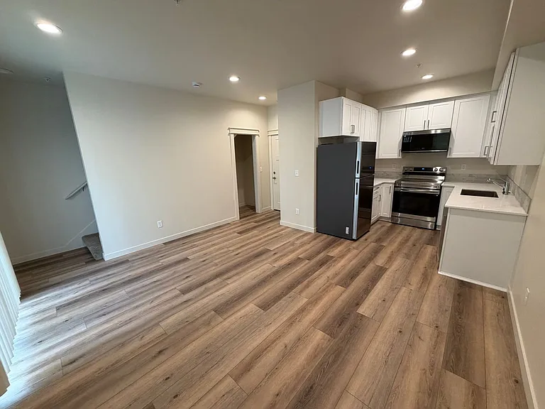 Lincoln St. Apartments — Photo 23