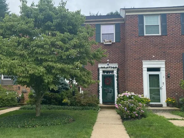 3 Sugar Tree Pl, Cockeysville, MD 21030