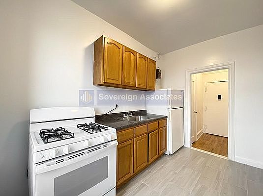 5th image of 540 Fort Washington Ave APT 4B