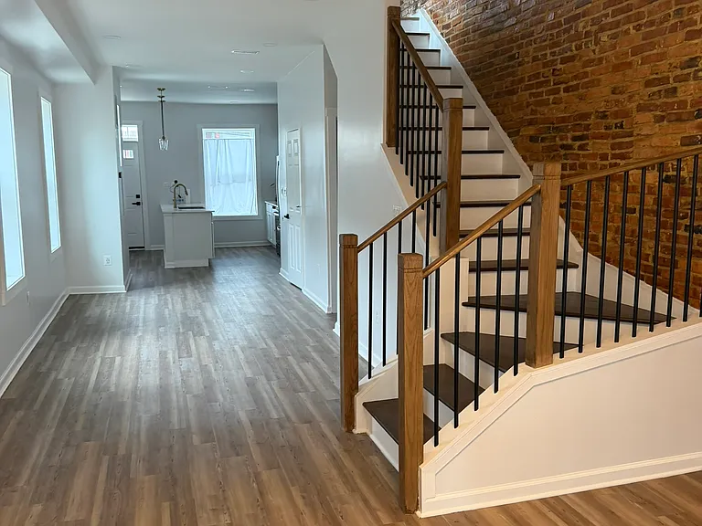617 N Ashburton St — Photo 5
